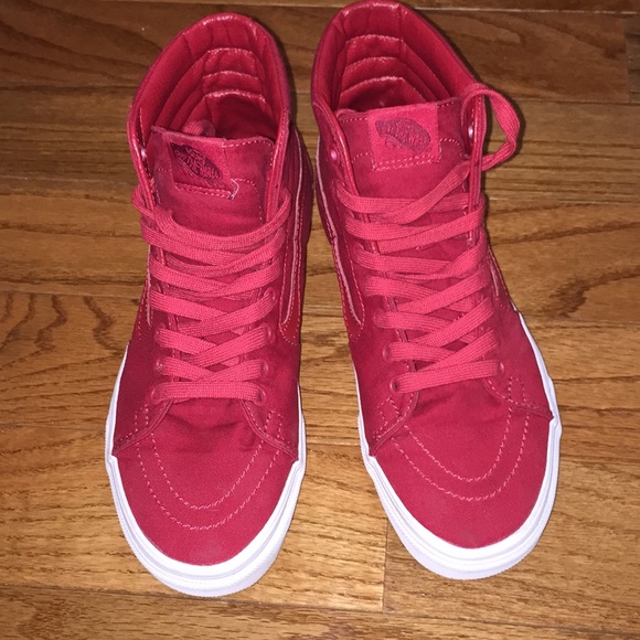 Red vans - Picture 2 of 4